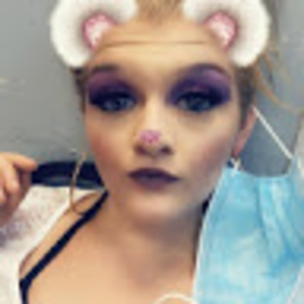 Meet your Posher, Alicia